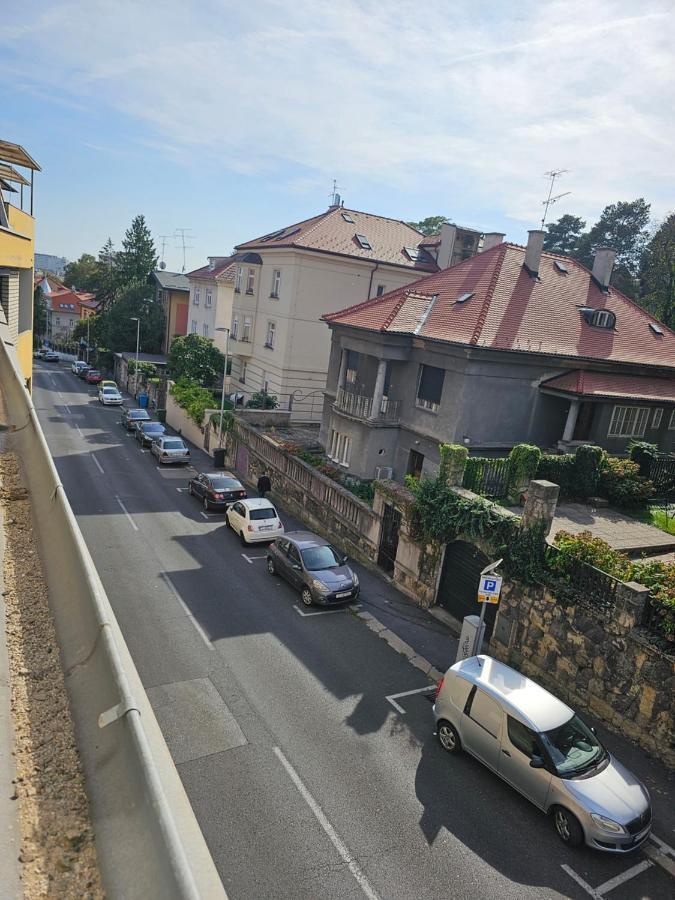 Pantovcak Oaza Apartment Zagreb Bagian luar foto